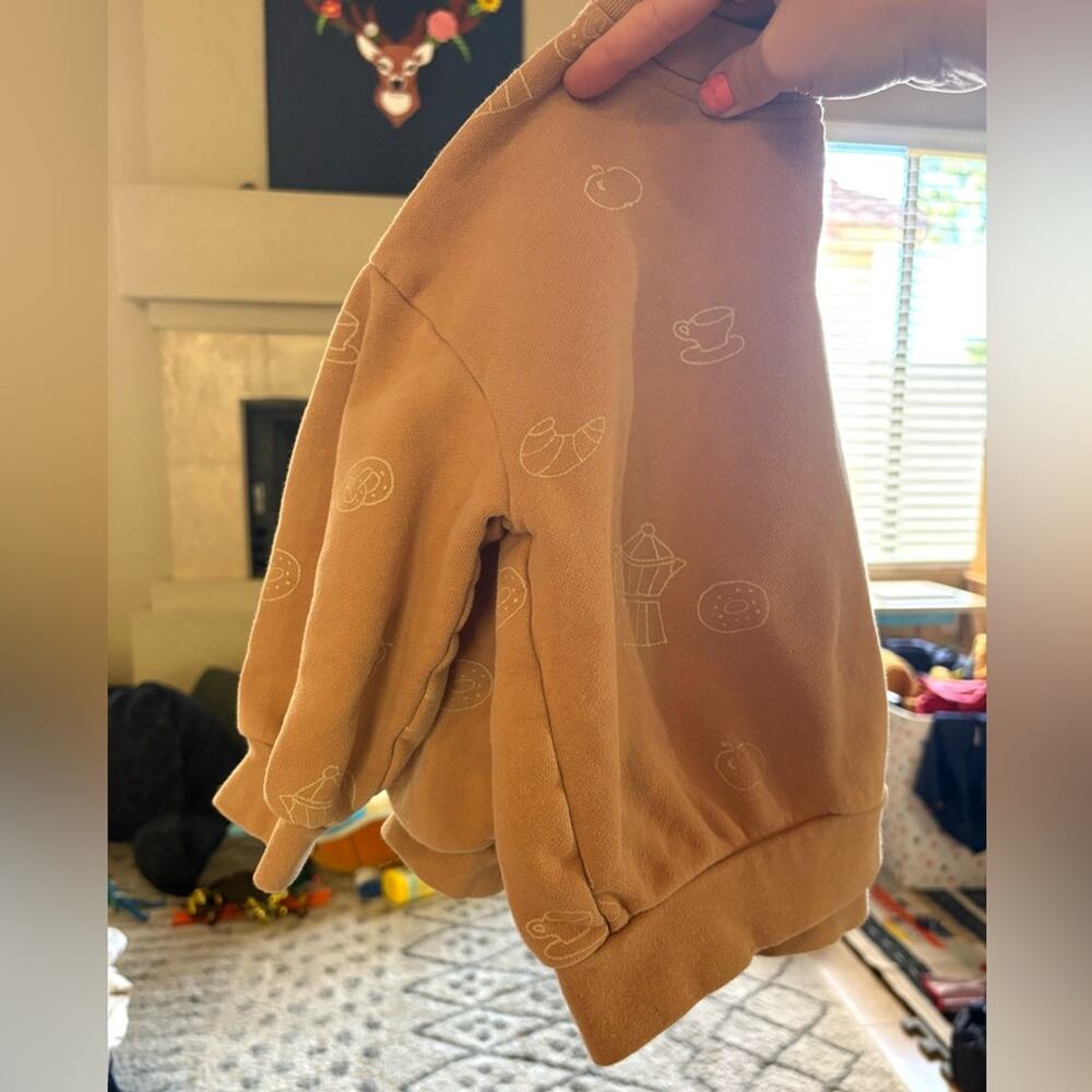 H&M tea coffee pastry sweatshirt
